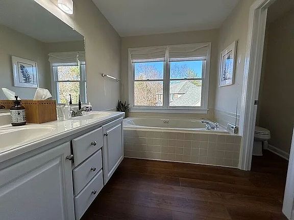 5th image of 10405 Bristol Ct