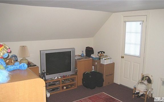 4th image of 31 Magnolia Dr