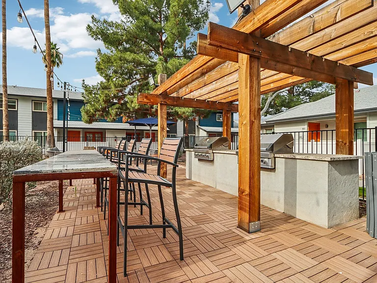 Sunrise in Chandler Apartments — Photo 11
