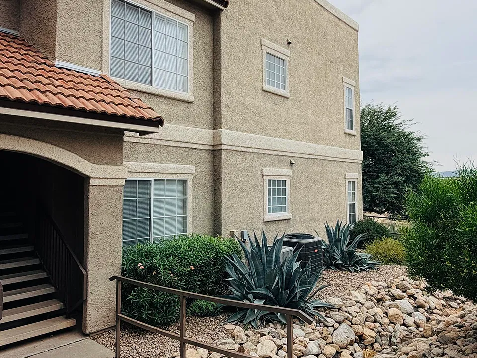 1500 E Pusch Wilderness Dr #7104