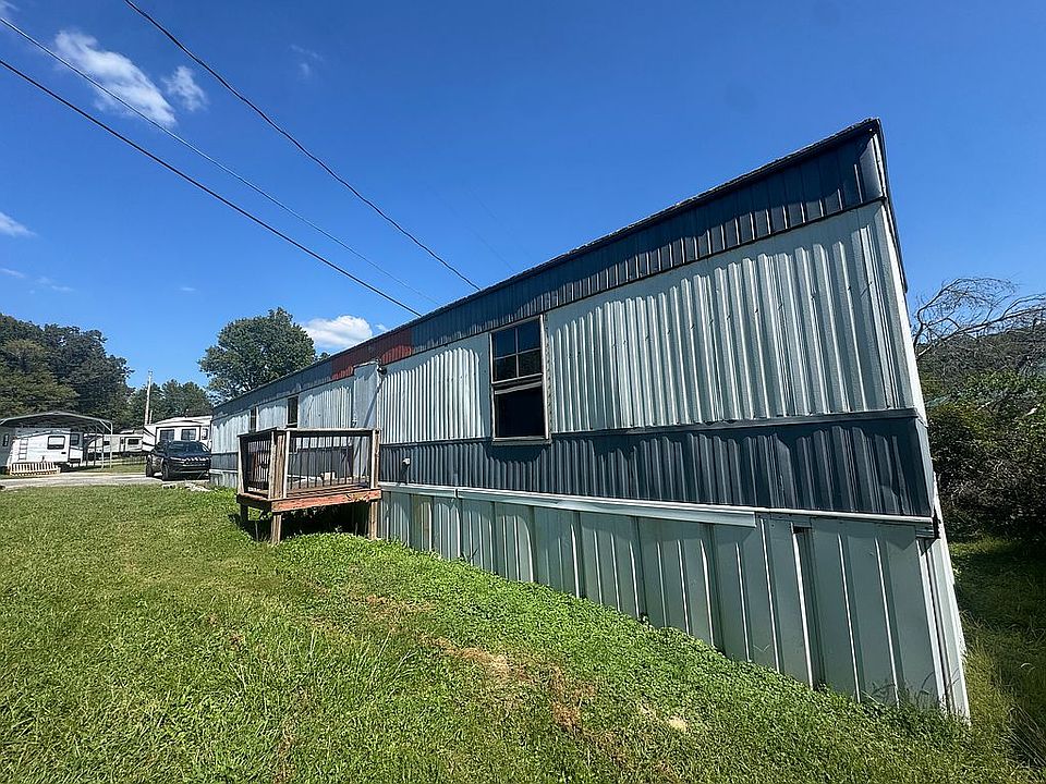 2nd image of 743 Gallaher Rd