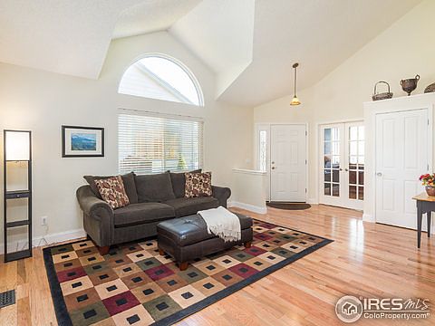 3rd image of 1121 Hillside Ln