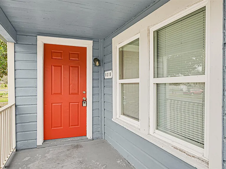 6218 Woodrow St — Photo 2