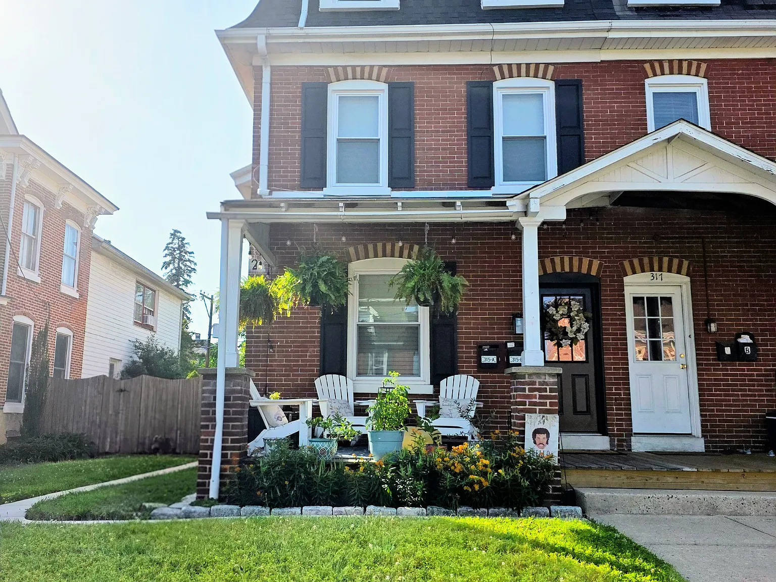 3 bed, $2,200 — Photo 2