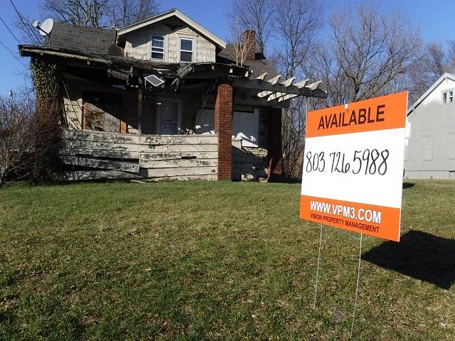 1st image of 226 E Lucius Ave