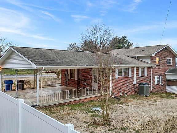 3rd image of 2232 Center Cir