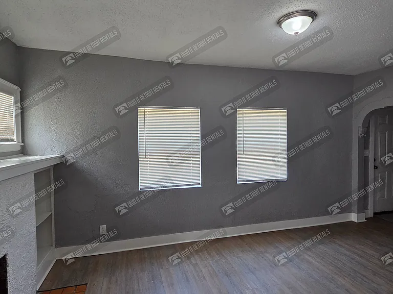 4810 Lenox St — Photo 7