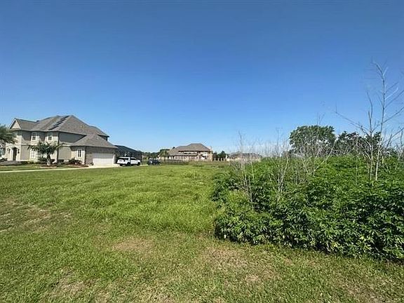 4th image of 140 Eastview Dr