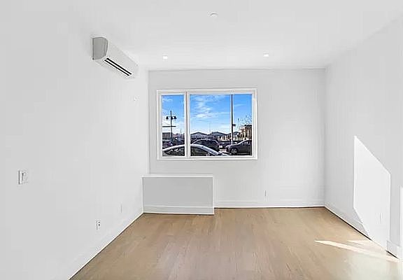 3rd image of 73 Columbia St #1AA