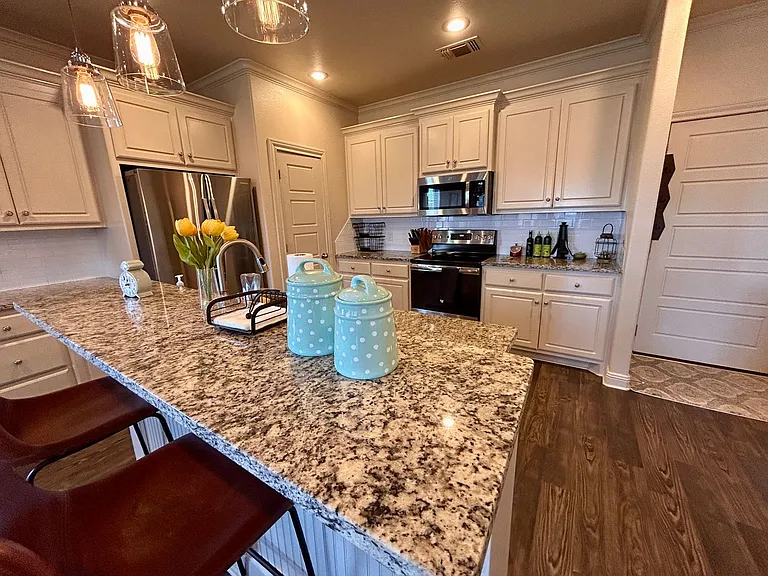 10317 Vernon Dr — Photo 10