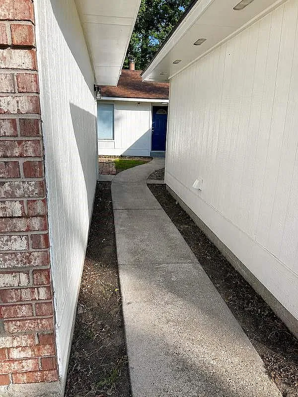 3 bed, 2.0 bath, 1666 sqft, $1,999 — Photo 3