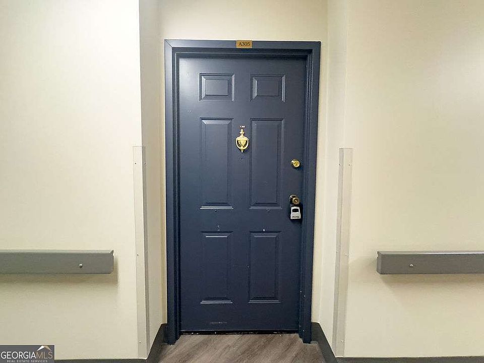 1st image of 300 Johnson Ferry Rd NE Unit A305