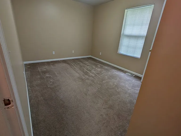 5005-5007 Geyser Blvd — Photo 5