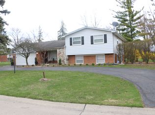 30193 Spring River Dr, Southfield, MI 48076