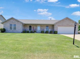 105 Field Ct, East Peoria, IL