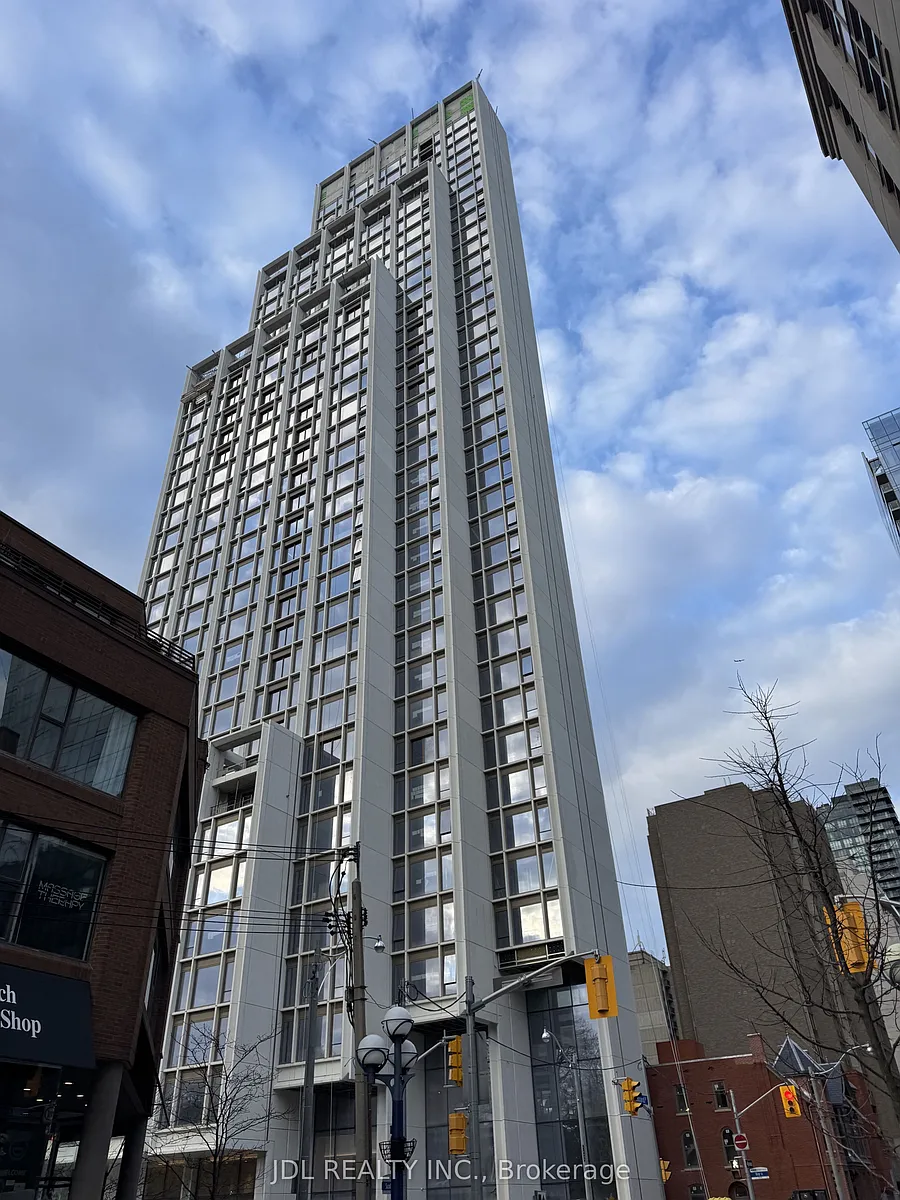 Photo 1 of 15 - 1315 Bay St #1502 - Toronto, ON Primary Photo - 1315 Bay St #1502