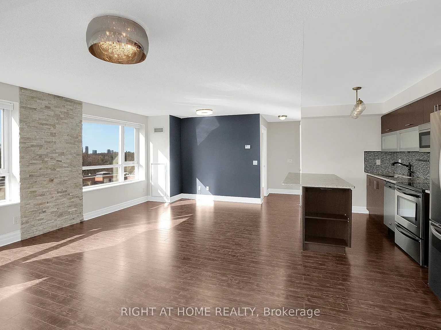 3 bed, $4,000 — Photo 3