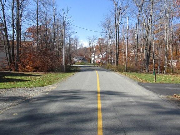 4th image of 1911 Hamlet Dr