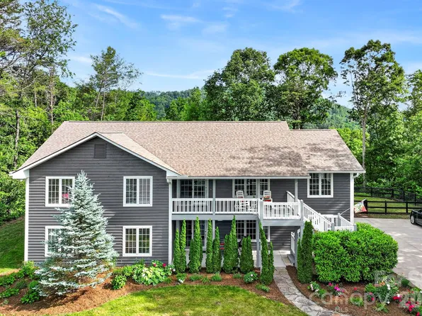 152 Skyview Cir, Asheville, NC 28804