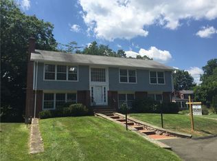 44 Thimble Farm Rd, Branford, CT 06405