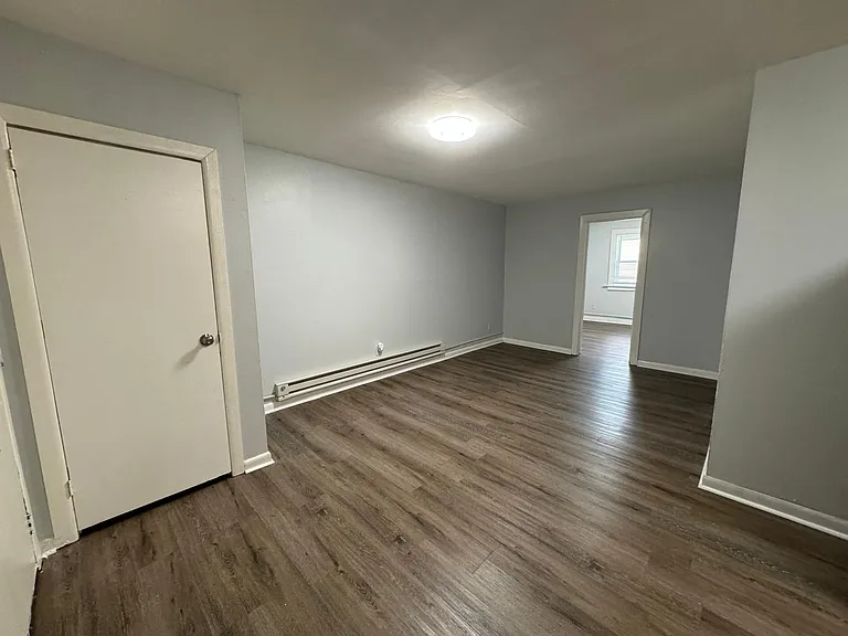 206 E Ayre St #4 — Photo 7
