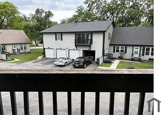 3 bed, 985 sqft, $2,600 — Photo 3