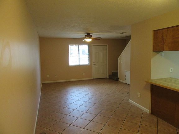 5th image of 804 West St