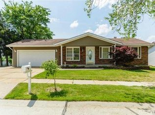 1394 Bradington Dr, Fenton, MO 63026