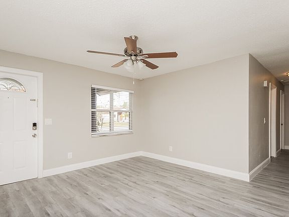 4th image of 2022 Valencia Cir