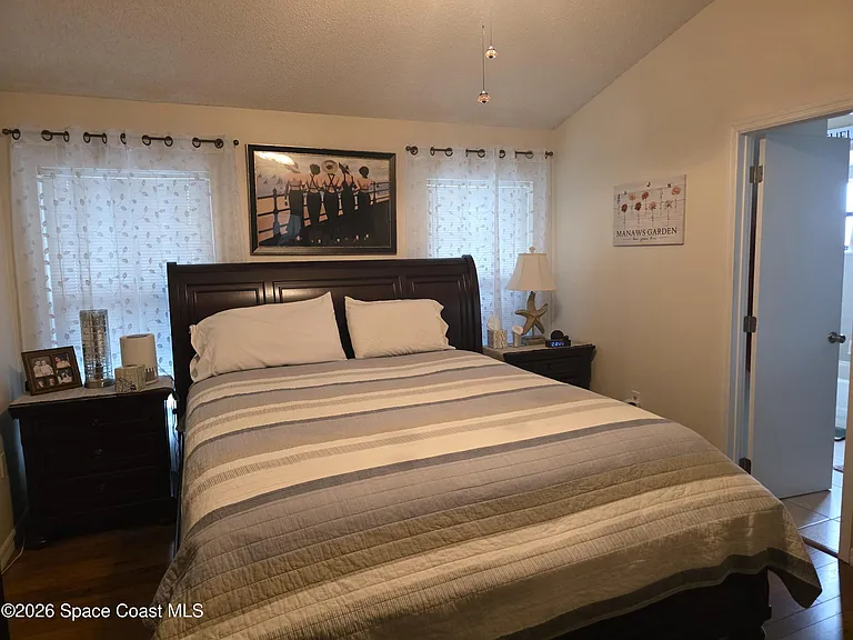 870 Spirea Dr — Photo 8