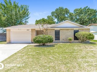 6924 Southampton Dr, North Richland Hills, TX 76182