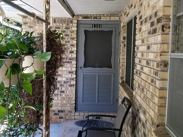 1366 Willivee Dr — Photo 10
