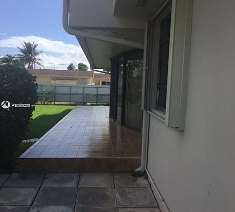 2nd image of 435 SW 81st Ave