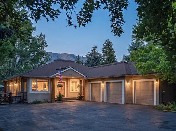 1621 N 2nd Ave, Hailey, ID 83333