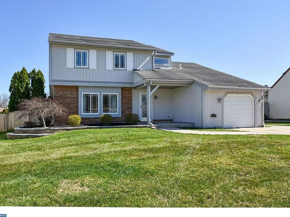 1st image of 1909 S Woodmill Dr