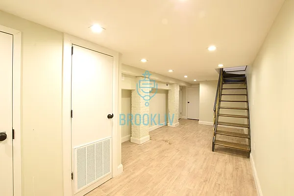 Rented by null | media 15