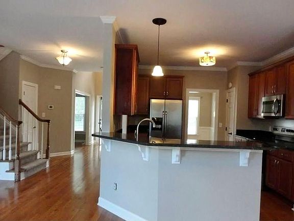 Bright Modern Kitchen