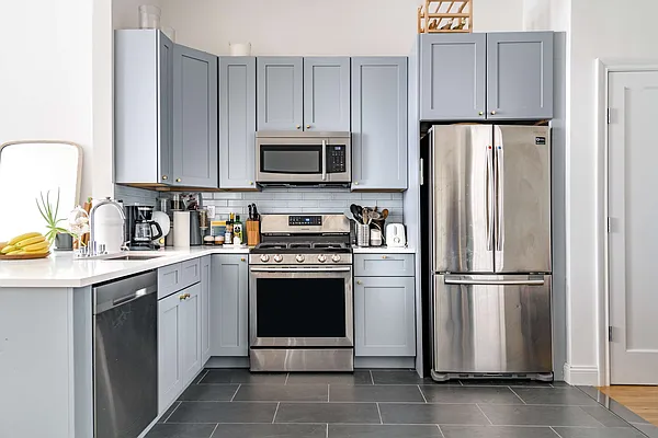 Rented by Charney Real Estate LLC | media 2