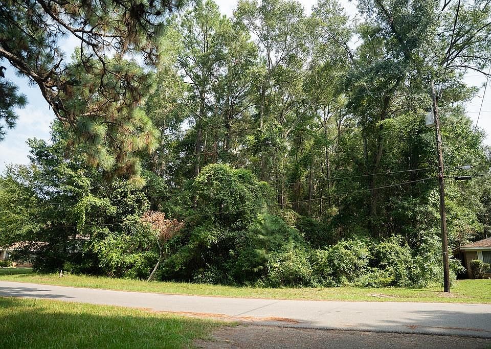 1st image of 1121 North Dr
