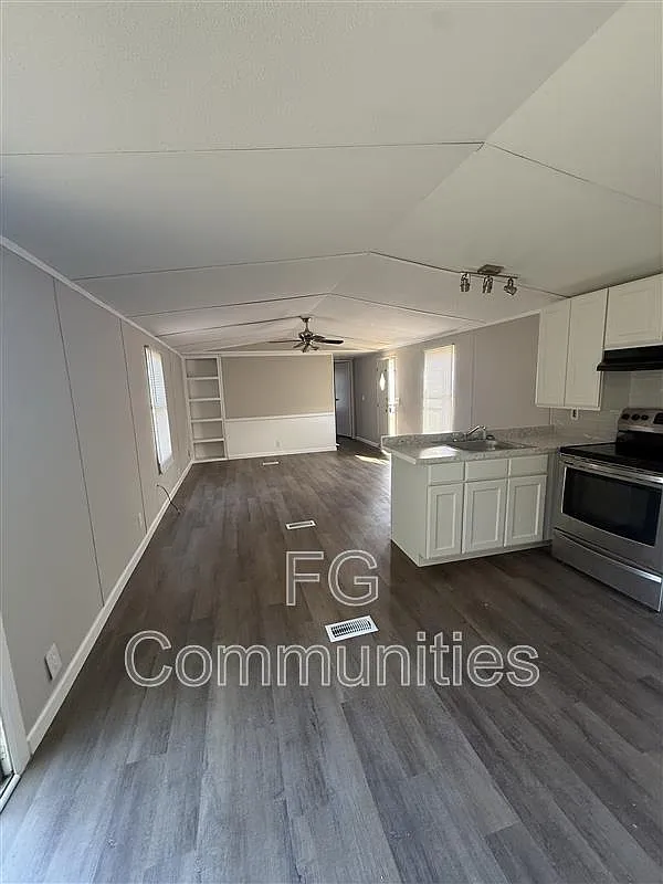 2 bed, 2.0 bath, $1,600 — Photo 3