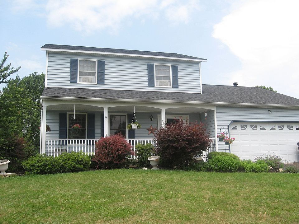 1st image of 104 Gloucester St
