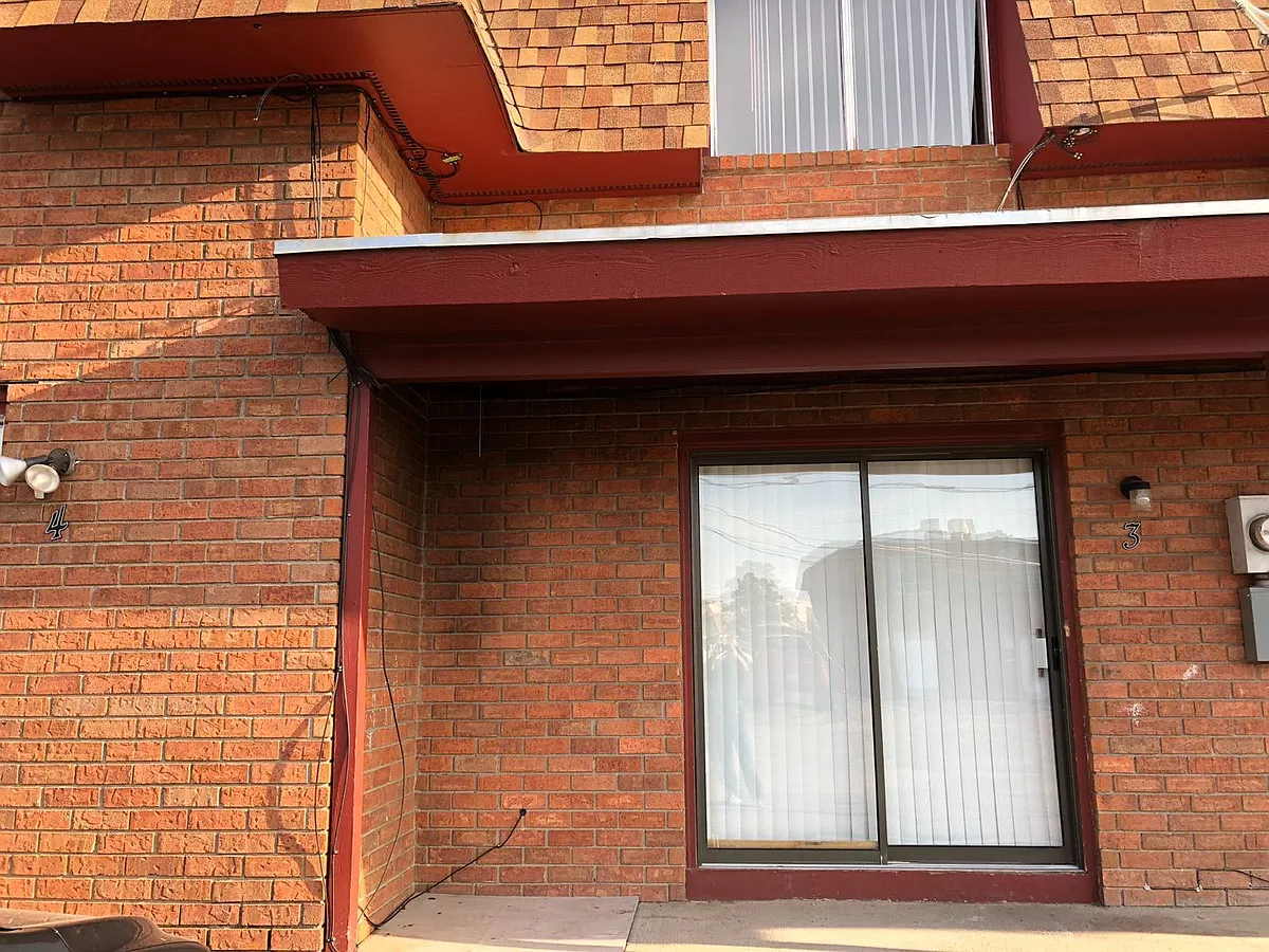 Building Photo - 220 Chapa Pl