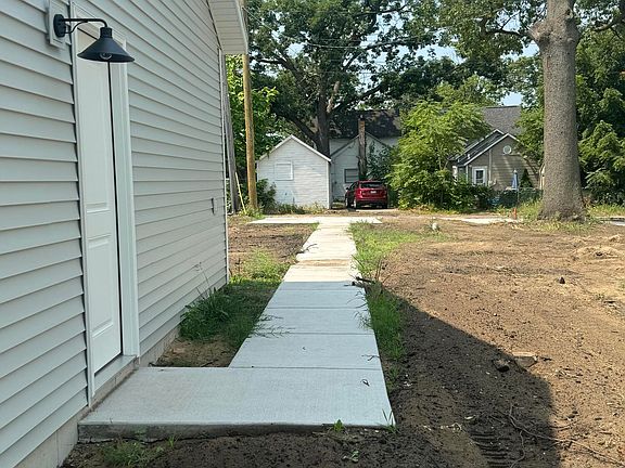 4th image of 1435 Hoyt St