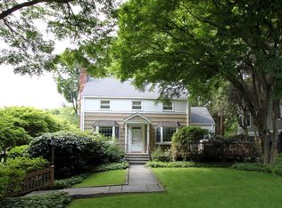 25 Chapel Ln, Riverside, CT 06878