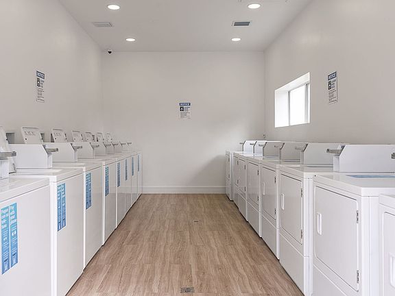 Laundry Room (Web Quality) - Vista Shores
