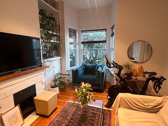 2nd image of 2845 Clay St #1