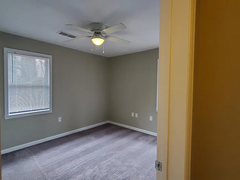 180 N Burson Ave — Photo 33