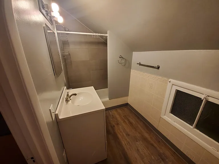 310 Olmstead Ave #UPPER — Photo 12