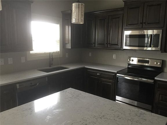 5th image of 1229 N 133rd Ter