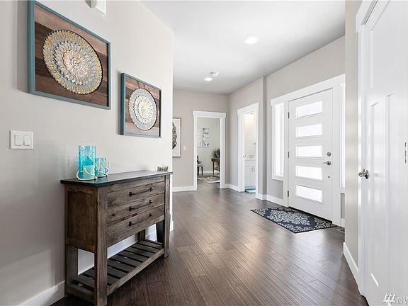3rd image of 337 Tillicum Way
